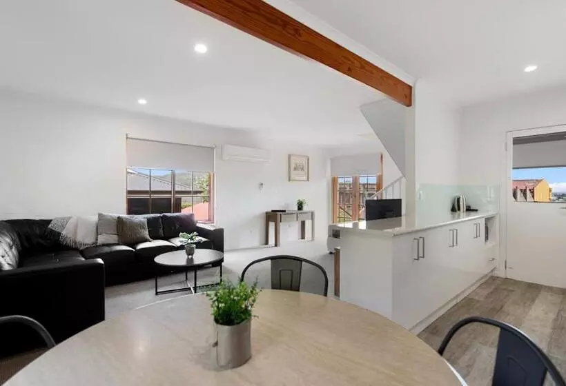 Bed and Breakfast Hideaway On George