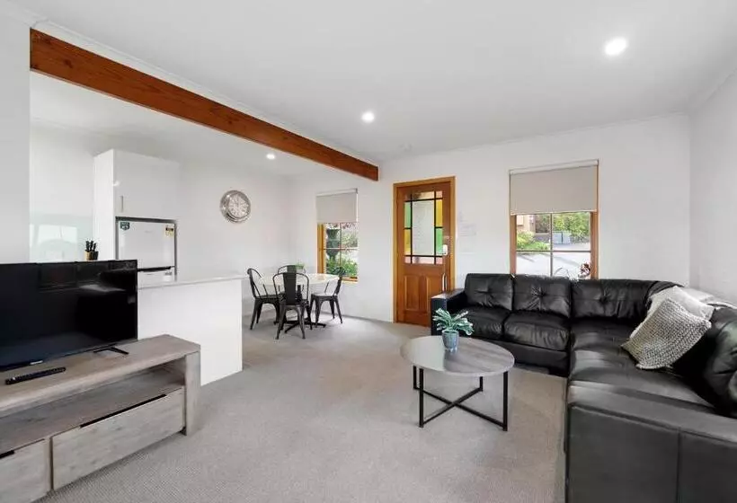 Bed and Breakfast Hideaway On George