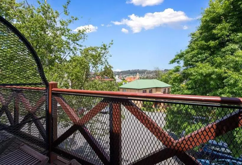 Bed and Breakfast Hideaway On George