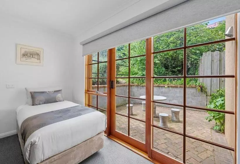 Bed and Breakfast Hideaway On George