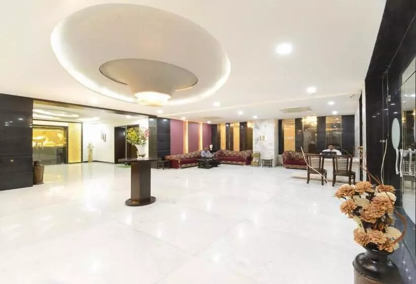 هتل Crimson Palace