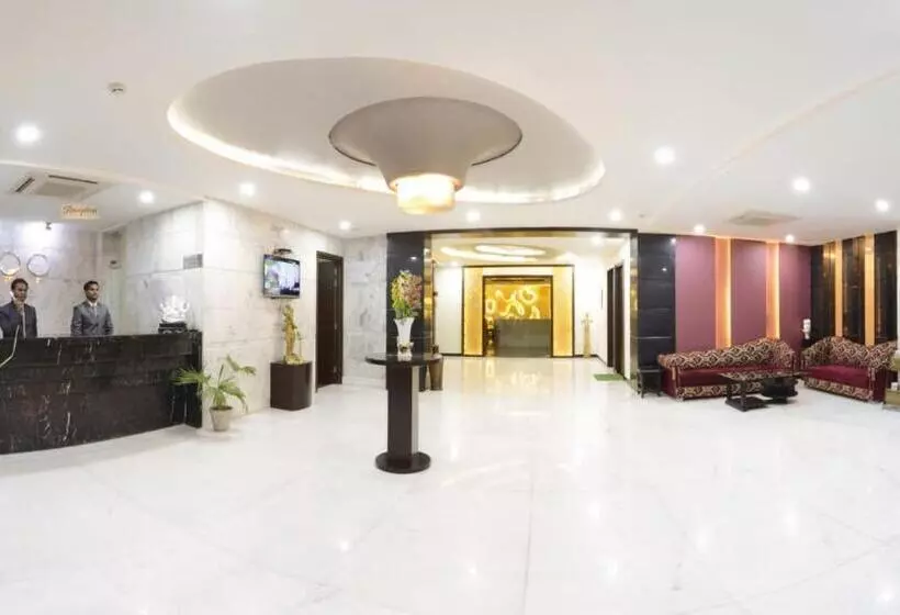 هتل Crimson Palace