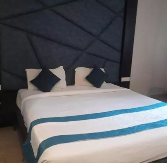 هتل Crimson Palace