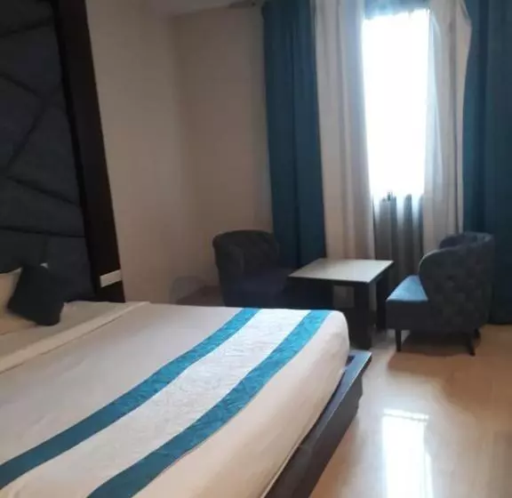 هتل Crimson Palace