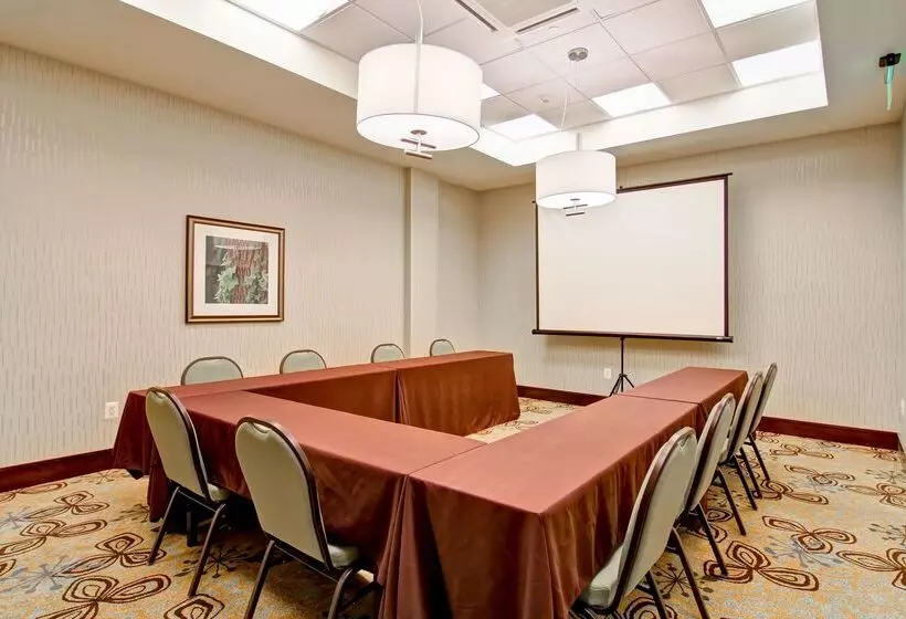 酒店 Hilton Garden Inn Woodbridge