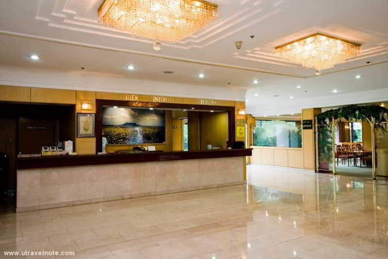 Hotel Jeju Honeycrown