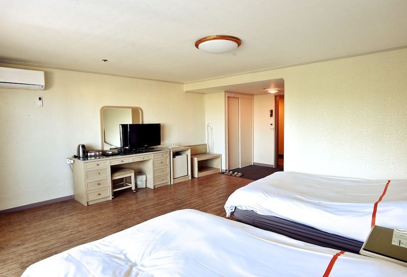 Hotel Jeju Honeycrown