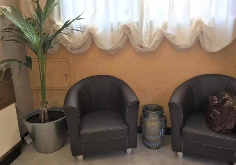 ホテル Marco Polo Self Check In