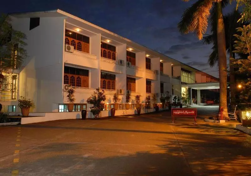 Hotel Myanmar Life