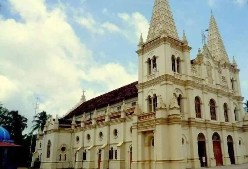 Hotel Reds Residency Homestay