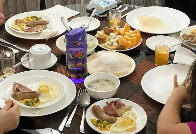 Hotel Reds Residency Homestay