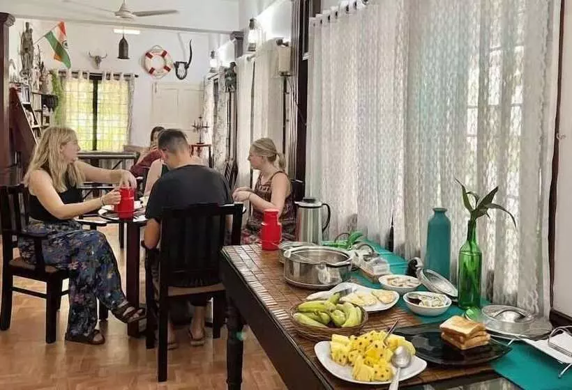 Hotel Reds Residency Homestay