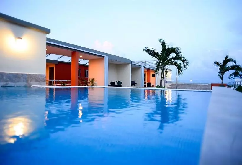 ホテル Sunrise 42 Suites