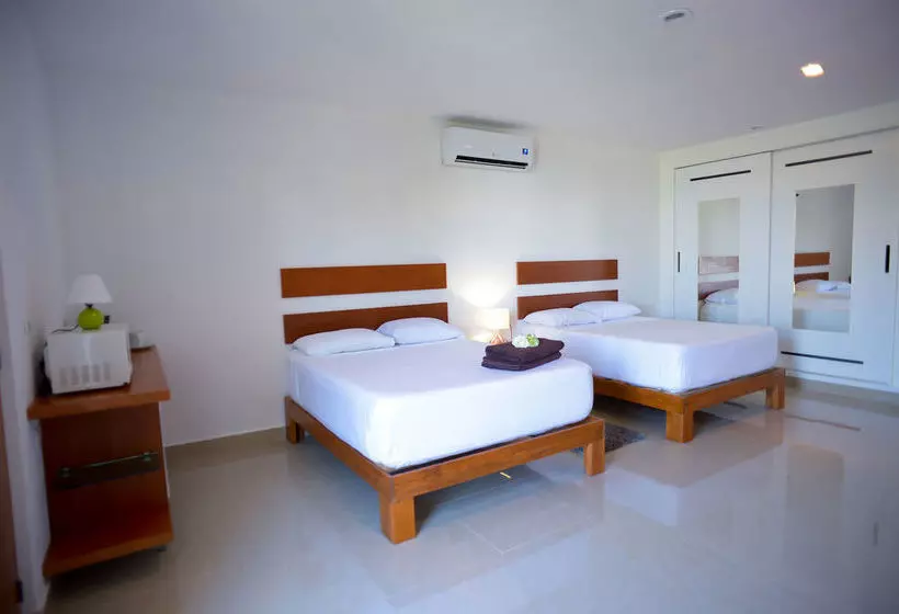 ホテル Sunrise 42 Suites