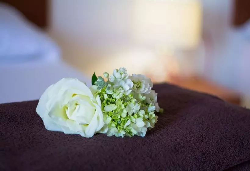 ホテル Sunrise 42 Suites