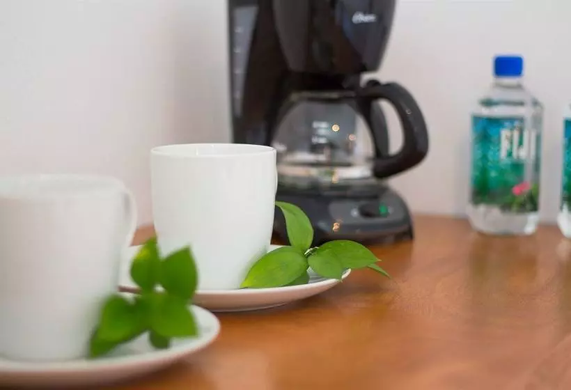 ホテル Sunrise 42 Suites