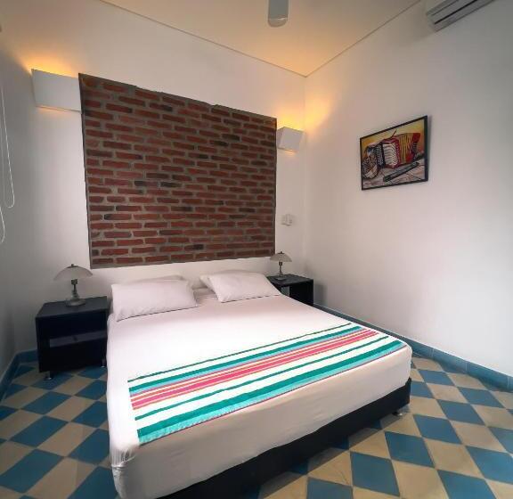 هتل The Orange House Santa Marta