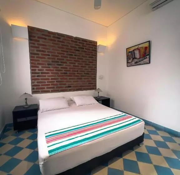 هتل The Orange House Santa Marta