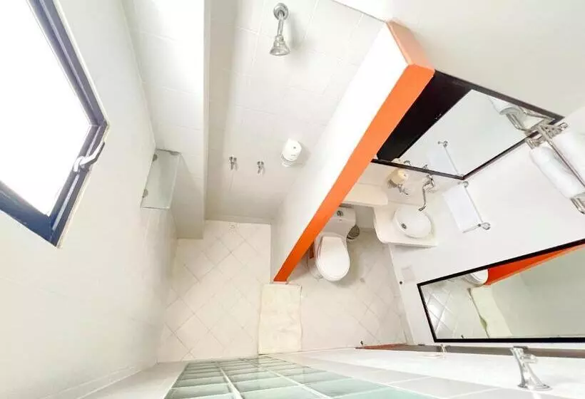 هتل The Orange House Santa Marta