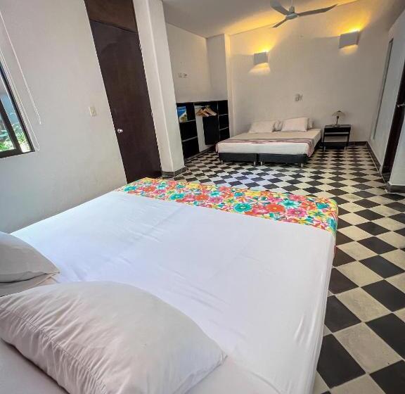 هتل The Orange House Santa Marta