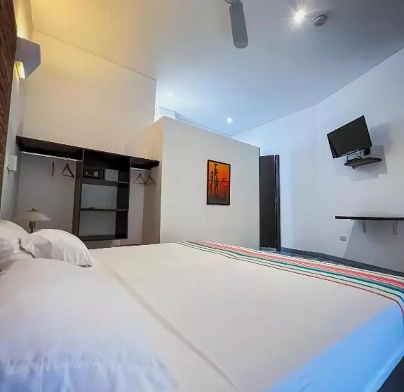 هتل The Orange House Santa Marta