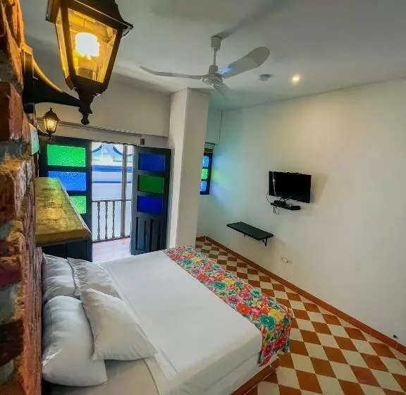 هتل The Orange House Santa Marta