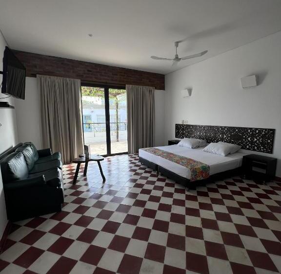 هتل The Orange House Santa Marta