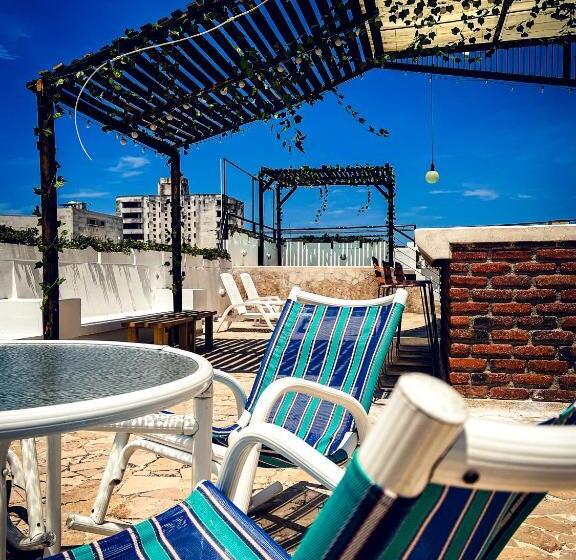 هتل The Orange House Santa Marta