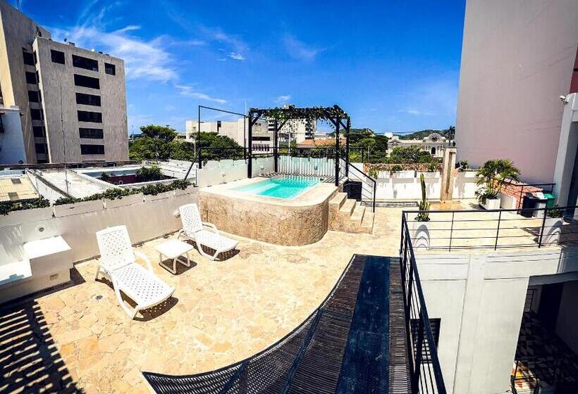 هتل The Orange House Santa Marta