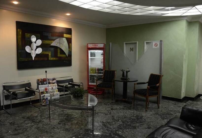 فندق Titão Plaza