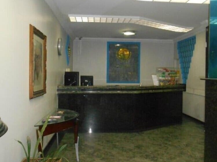 فندق Titão Plaza