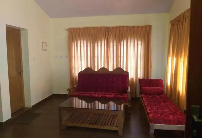 Hotel Woodpecker Resort