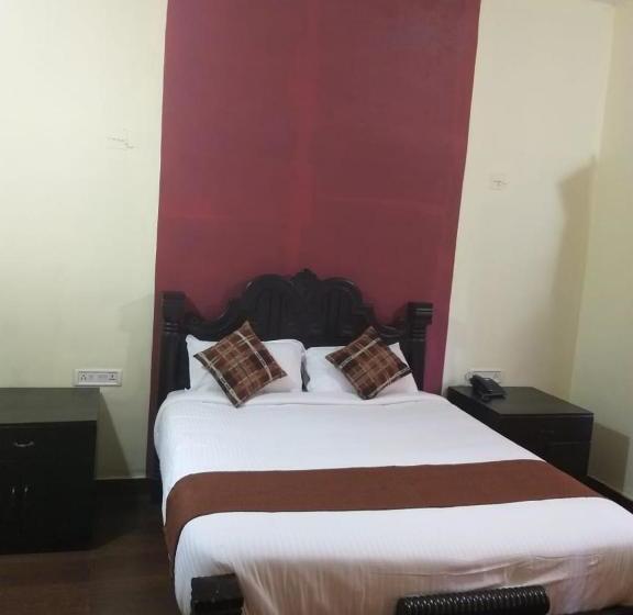 Hotel Woodpecker Resort