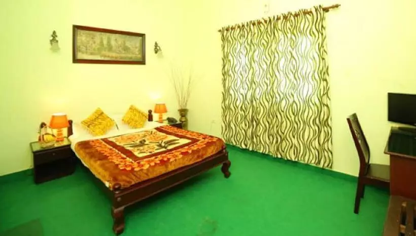 Hotel Woodpecker Resort