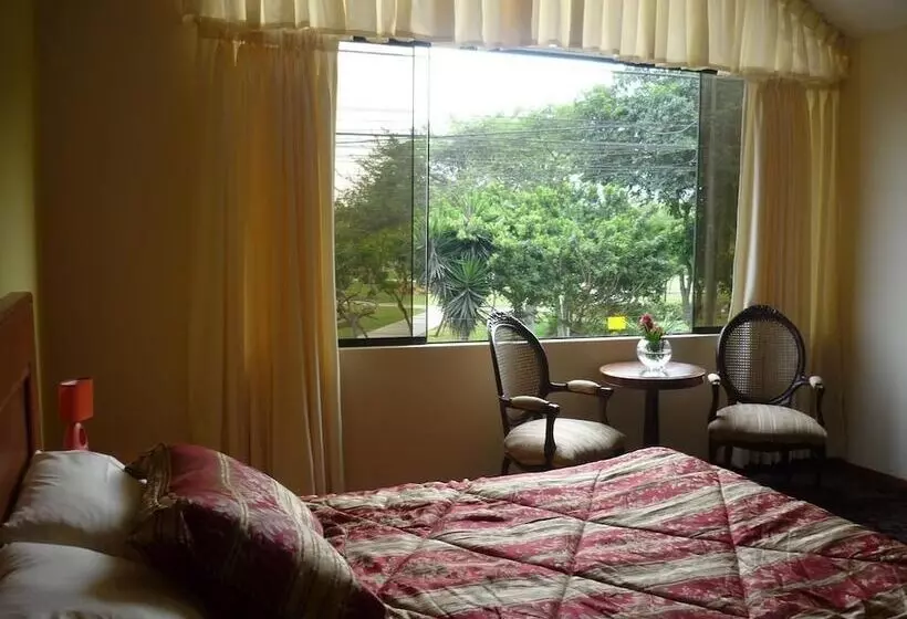 Pension Sevilla House