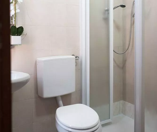 Backpackers House Venice   Hostel