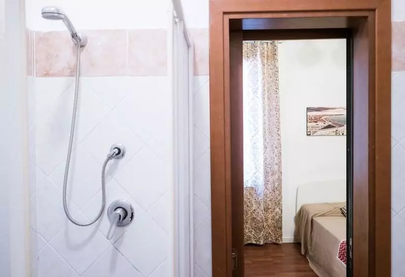 Backpackers House Venice   Hostel