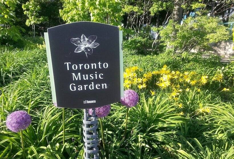 مبيت وإفطار Making Waves Boatel