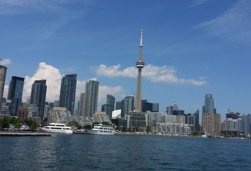 مبيت وإفطار Making Waves Boatel