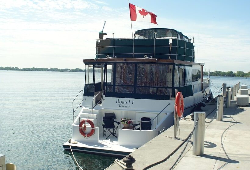 مبيت وإفطار Making Waves Boatel