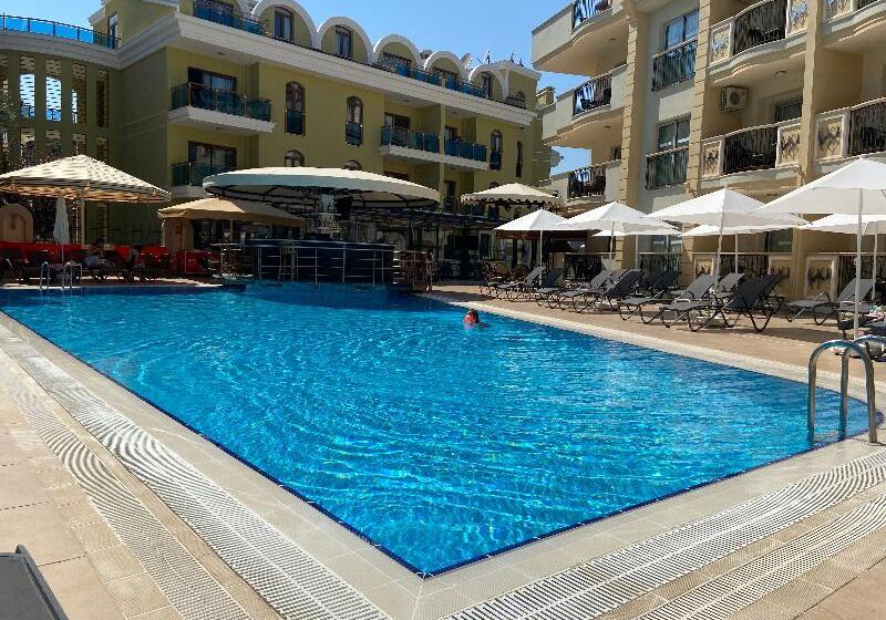 Club Karakas Apart Otel