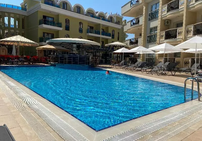 Club Karakas Apart Otel