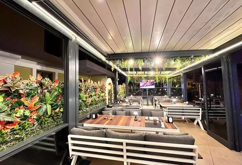 Club Karakas Apart Otel