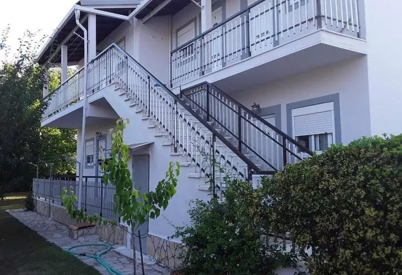 Artemis Studios & Apartments Sidari