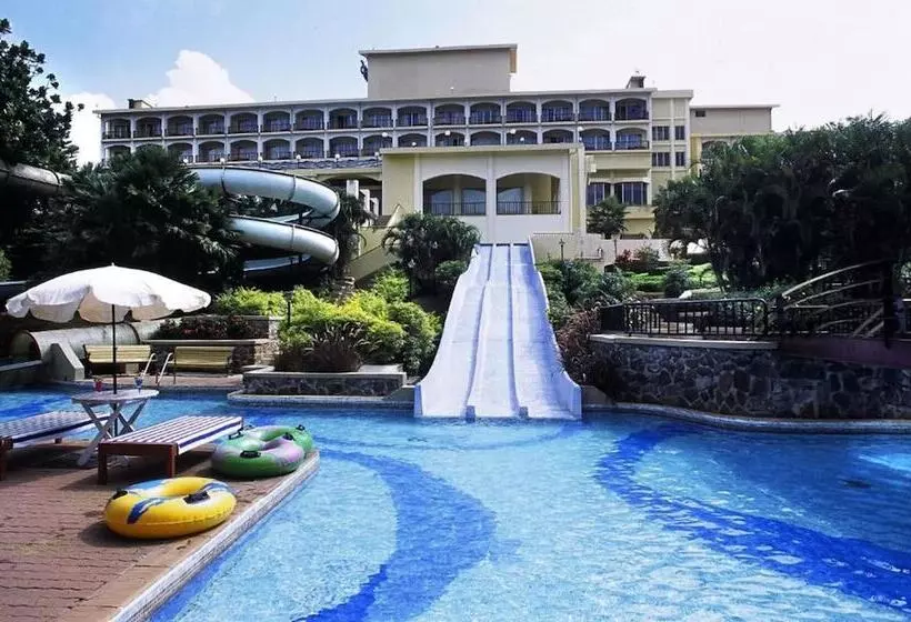 Fariyas Resort, Lonavala