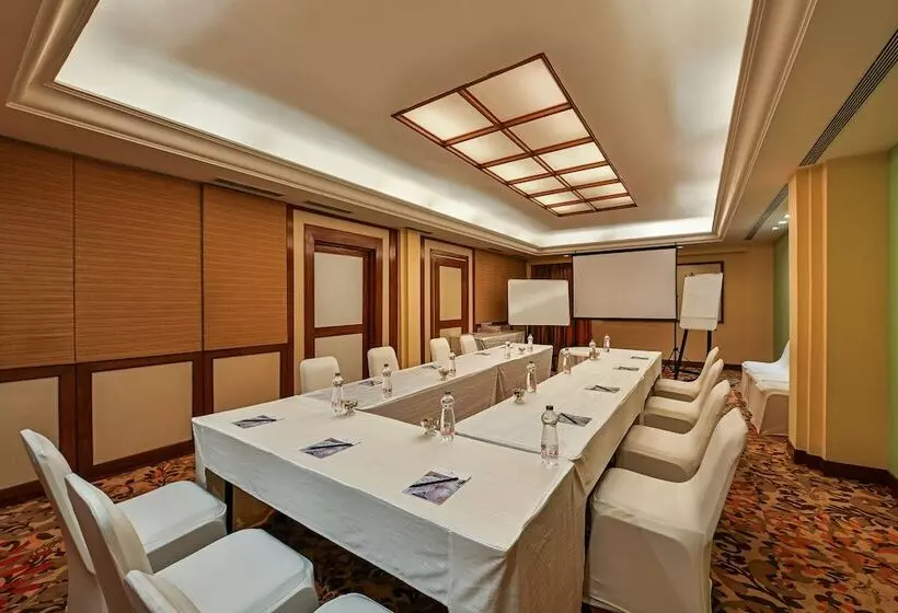 Fariyas Resort, Lonavala