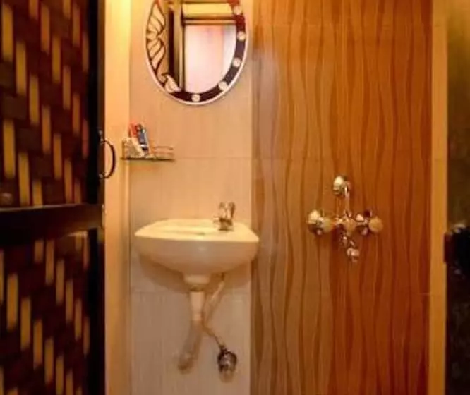 Hotel Aifa Residency