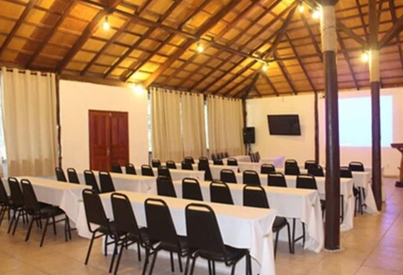 בית מלון כפרי Amazon Ecopark Jungle Lodge