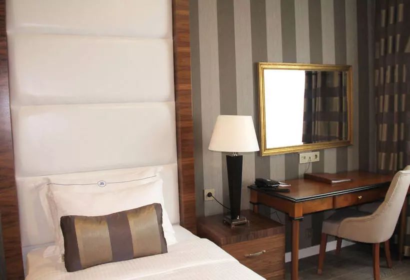 ホテル Manesol Fuar Beylikdüzü