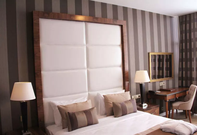 ホテル Manesol Fuar Beylikdüzü